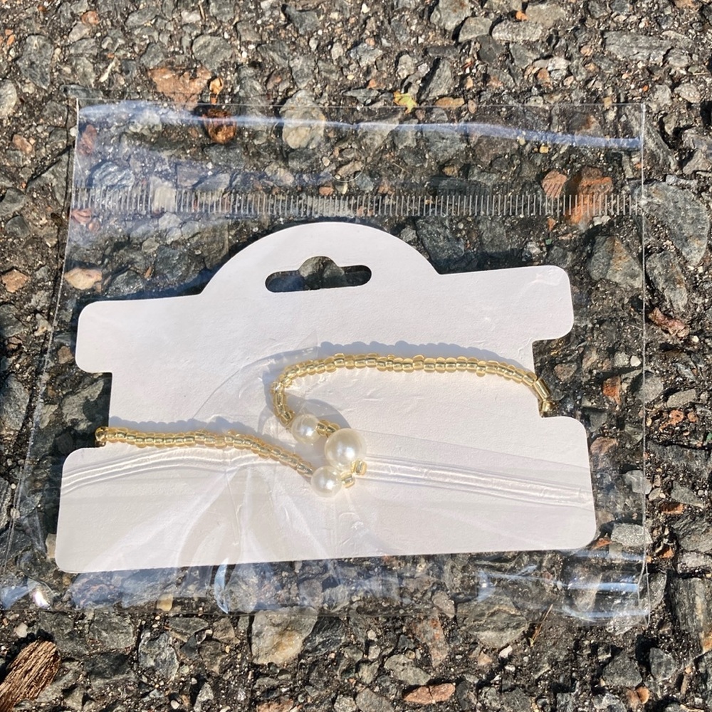 Stretchy beaded anklet.  NWT.. handmade. - Picture 2 of 2